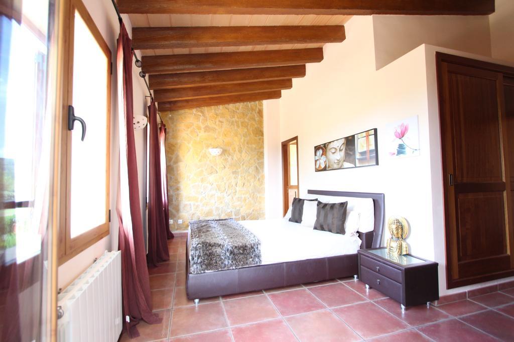 Villa Puerto Adriano El Toro  Room photo